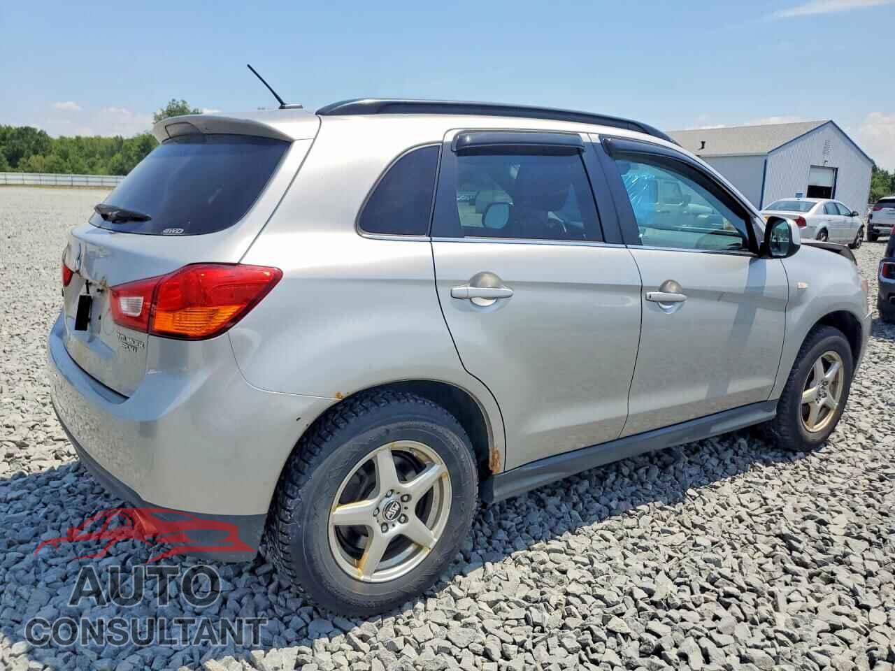 MITSUBISHI OUTLANDER 2013 - 4A4AR4AU4DE009059