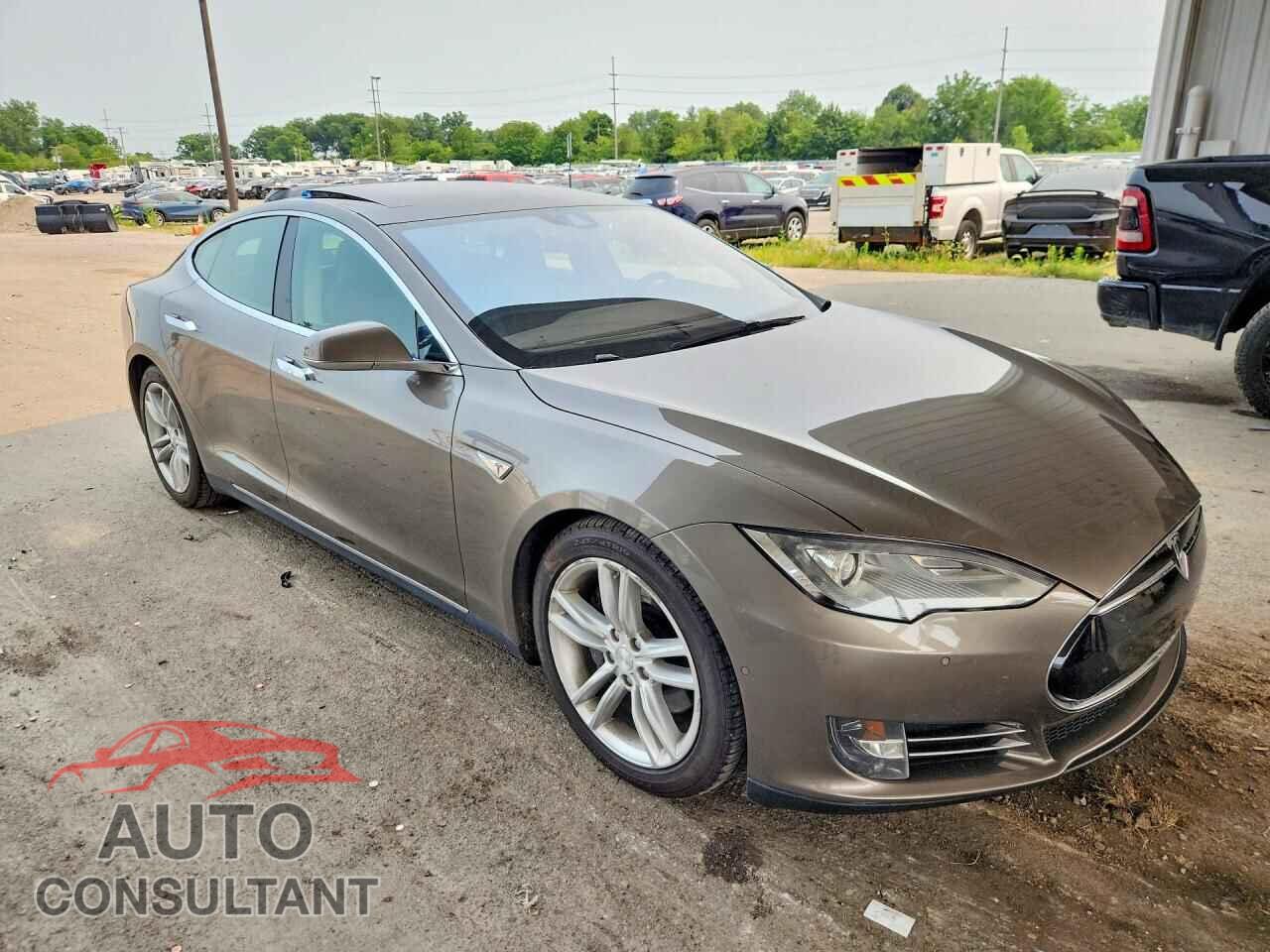 TESLA MODEL S 2015 - 5YJSA1S29FF096022