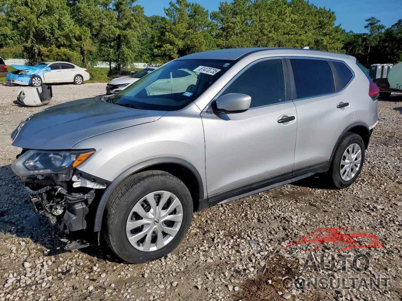 NISSAN ROGUE 2017 - KNMAT2MTXHP540311