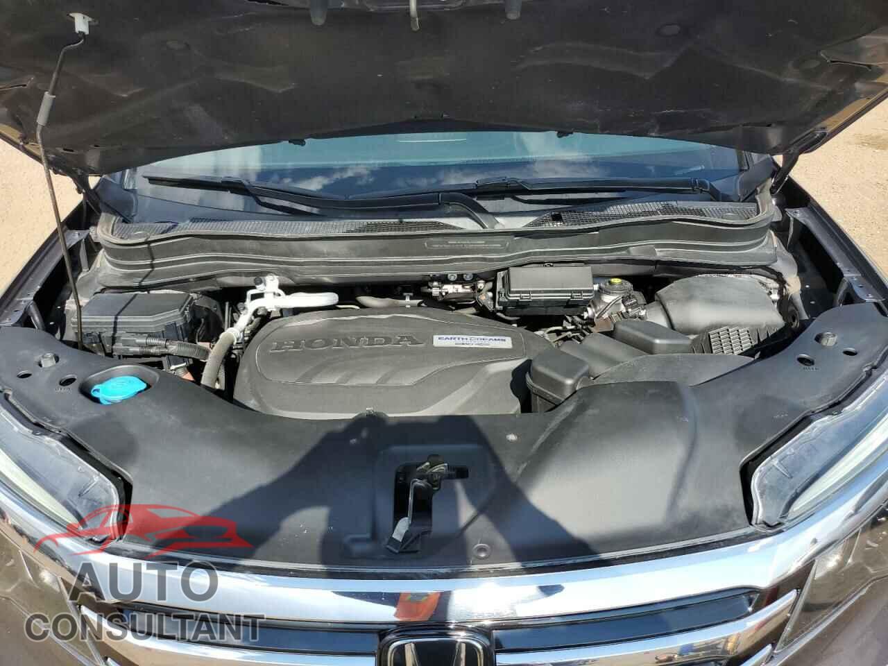 HONDA PILOT 2018 - 5FNYF6H96JB069558