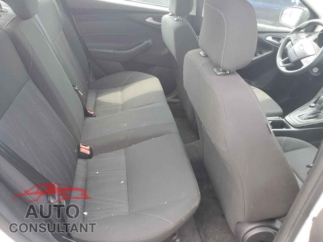 FORD FOCUS 2018 - 1FADP3F29JL292535