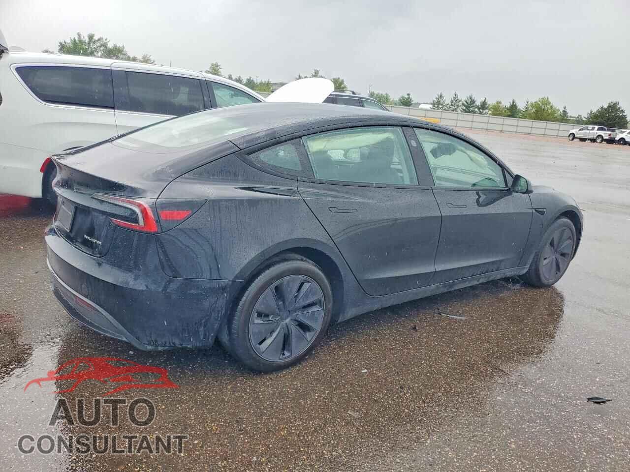 TESLA MODEL 3 2025 - 5YJ3E1EB3SF882252