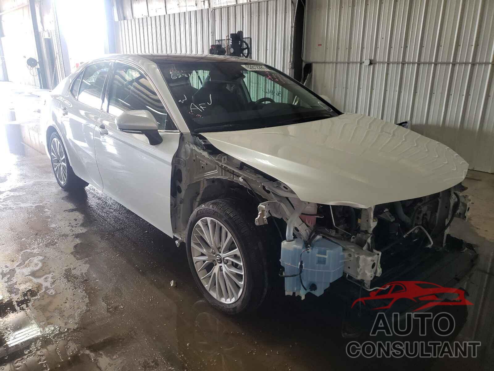 TOYOTA CAMRY 2019 - 4T1B11HK1KU681715