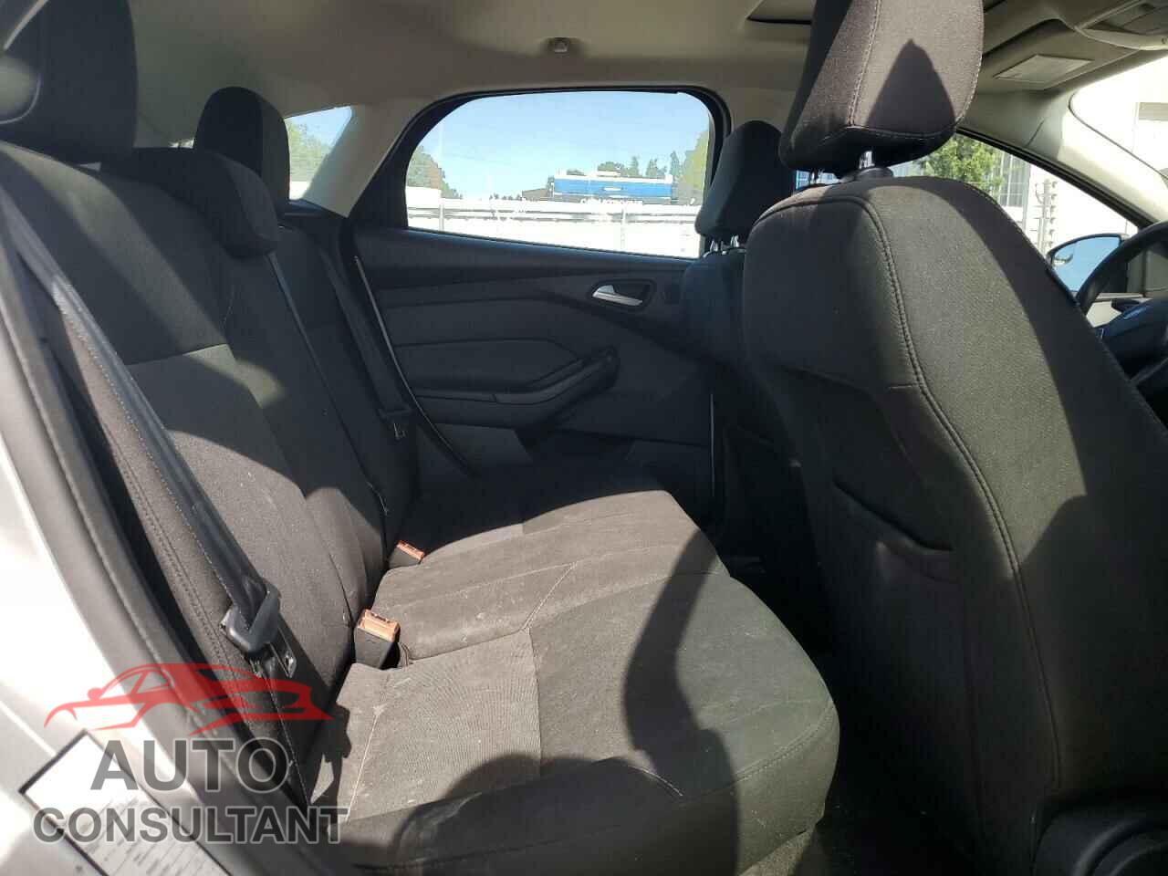 FORD FOCUS 2017 - 1FADP3M25HL224715