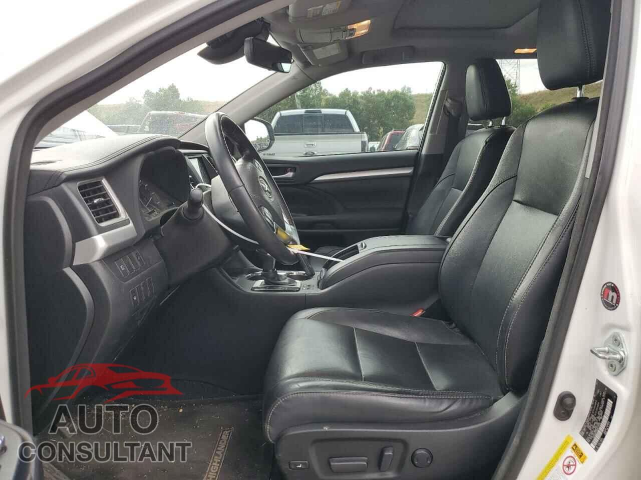 TOYOTA HIGHLANDER 2017 - 5TDJGRFH5HS035028