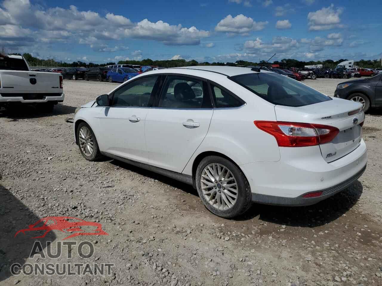 FORD FOCUS 2012 - 1FAHP3H26CL393467
