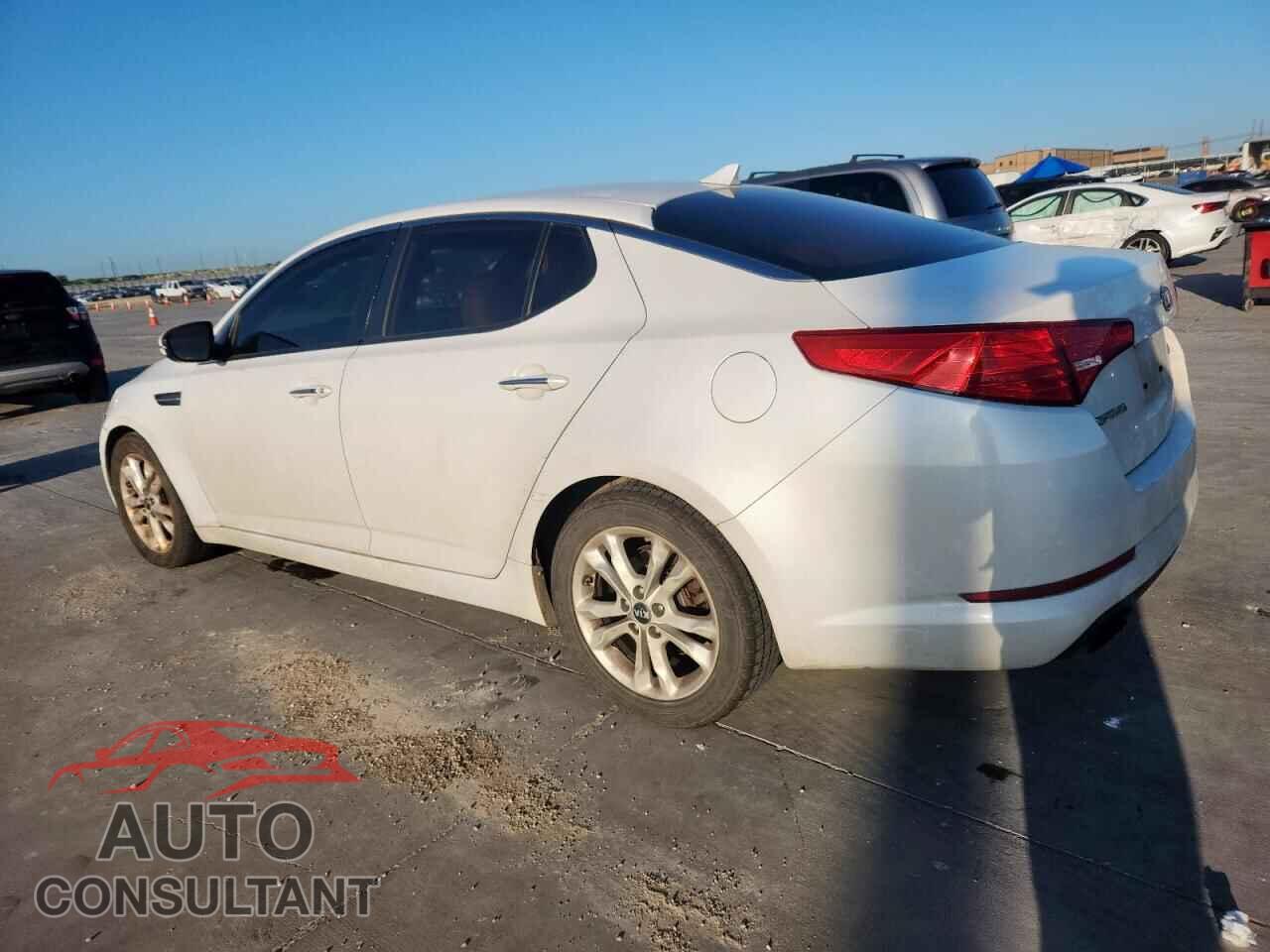 KIA OPTIMA 2011 - KNAGN4A79B5145575