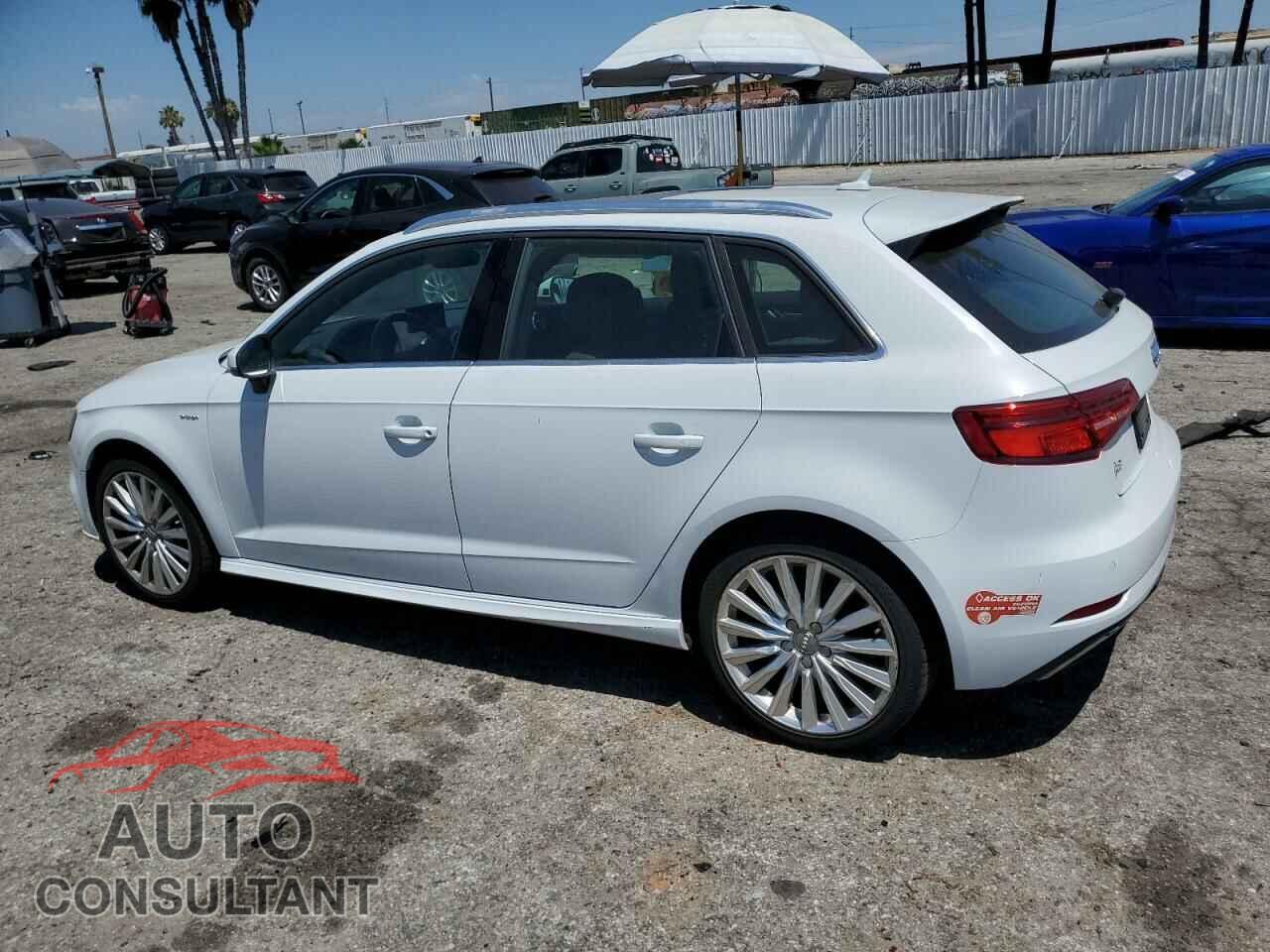 AUDI A3 2017 - WAUTPBFF5HA131797
