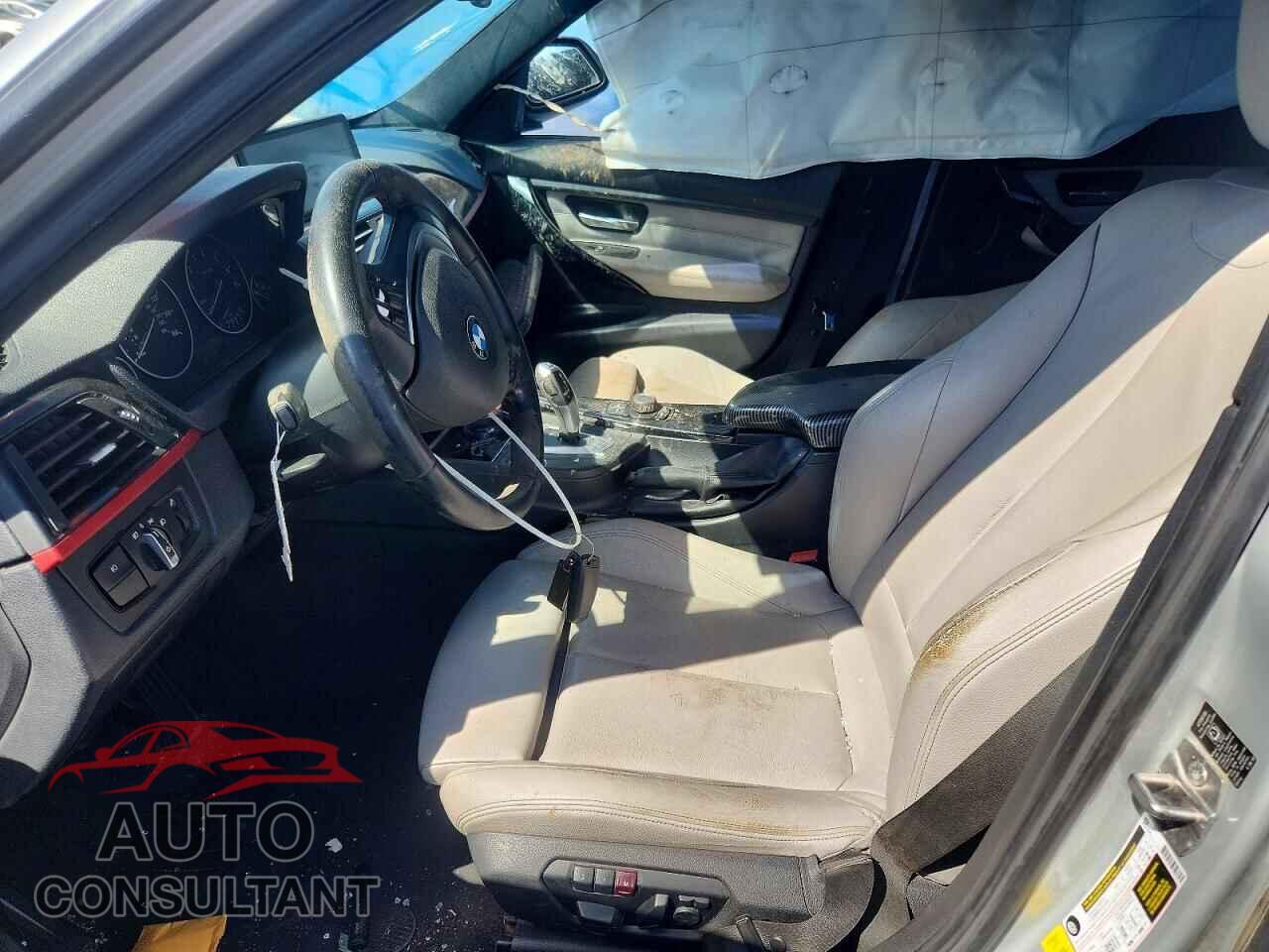 BMW 3 SERIES 2013 - WBA3A5G58DNP19351