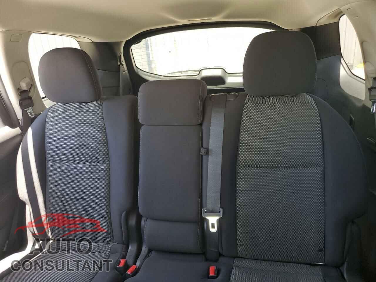 NISSAN PATHFINDER 2017 - 5N1DR2MN7HC661491
