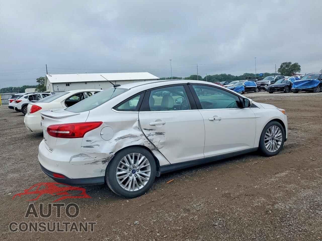 FORD FOCUS 2015 - 1FADP3J28FL299913