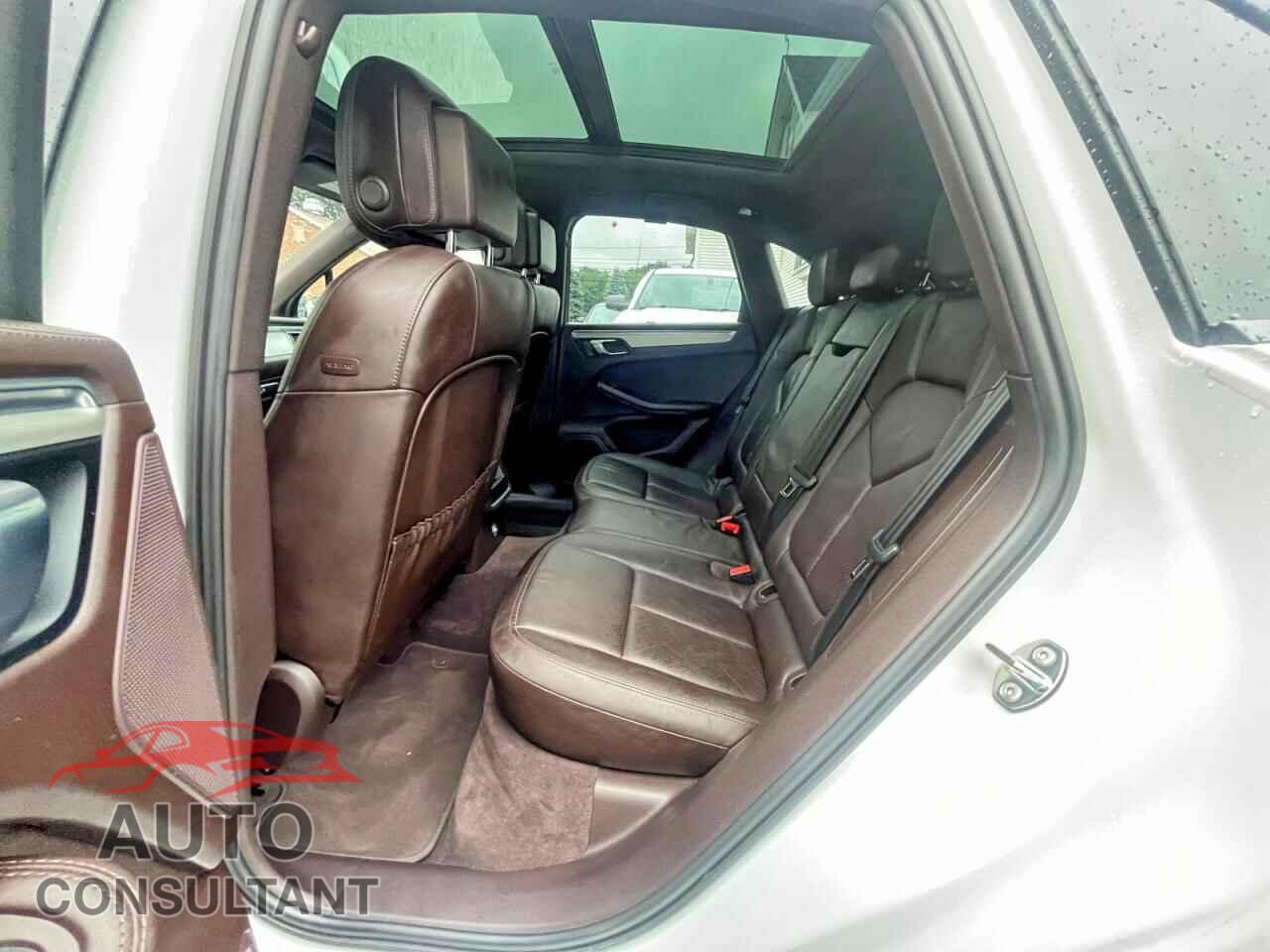 PORSCHE MACAN 2015 - WP1AB2A59FLB63160