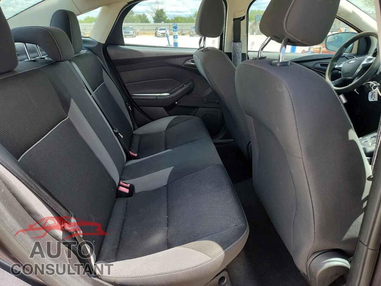 FORD FOCUS 2014 - 1FADP3E25EL330107