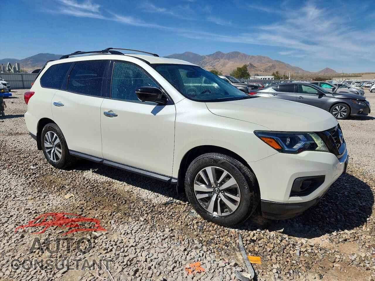 NISSAN PATHFINDER 2018 - 5N1DR2MM5JC645805