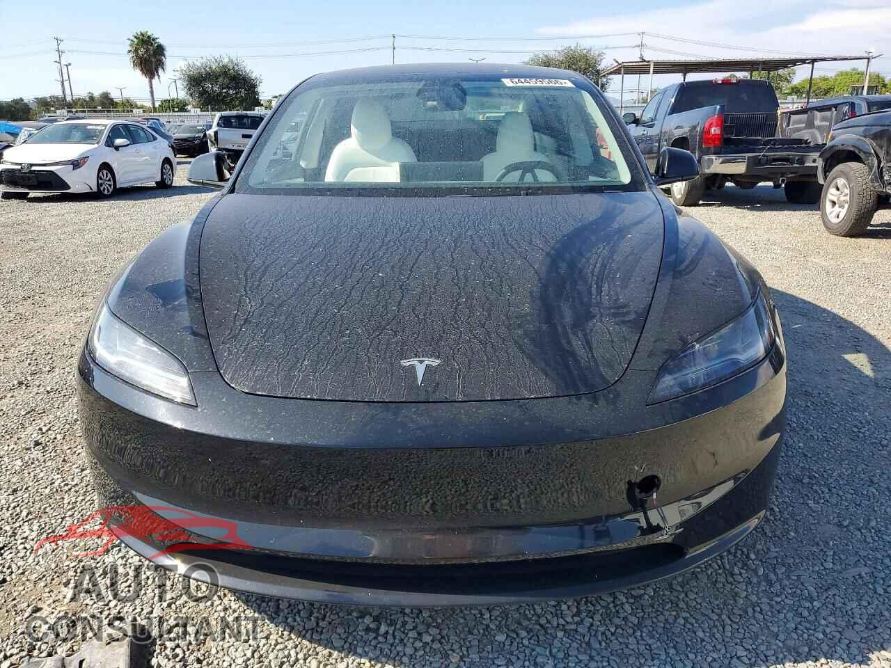 TESLA MODEL 3 2024 - 5YJ3E1EA0RF815528