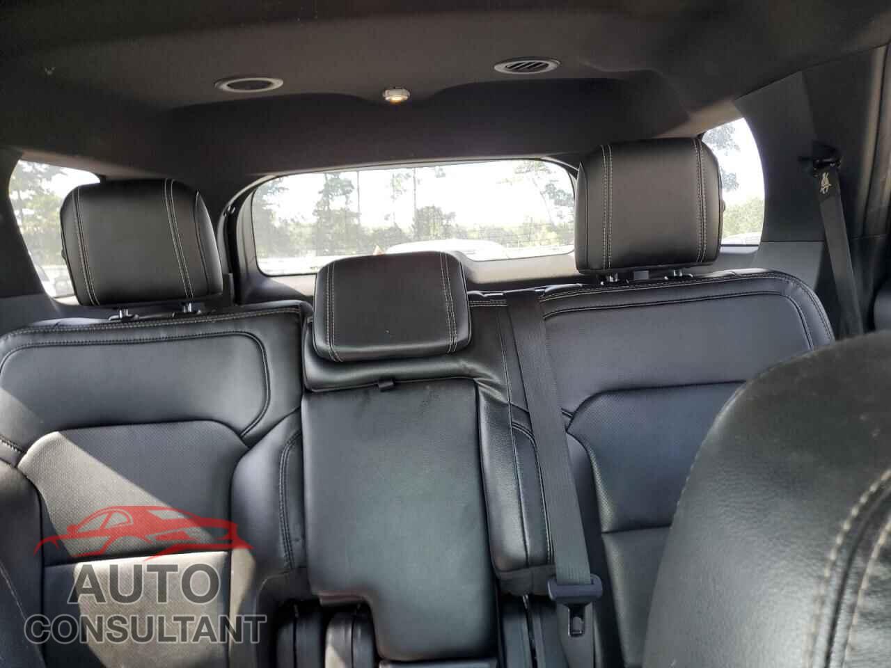 FORD EXPLORER 2018 - 1FM5K7FH3JGB63316