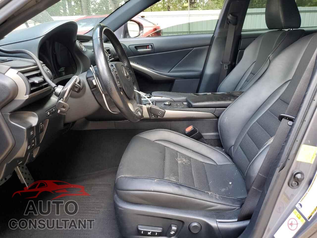 LEXUS IS 2017 - JTHBA1D22H5050290