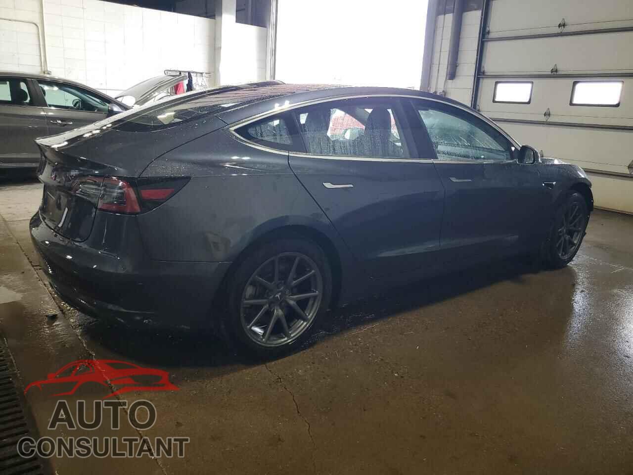 TESLA MODEL 3 2018 - 5YJ3E1EA4JF021751