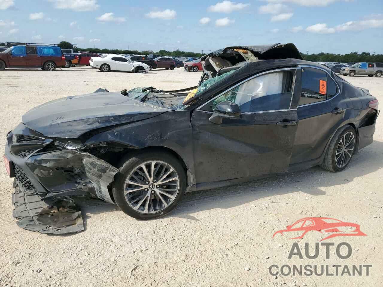 TOYOTA CAMRY 2018 - 4T1B11HK2JU660533