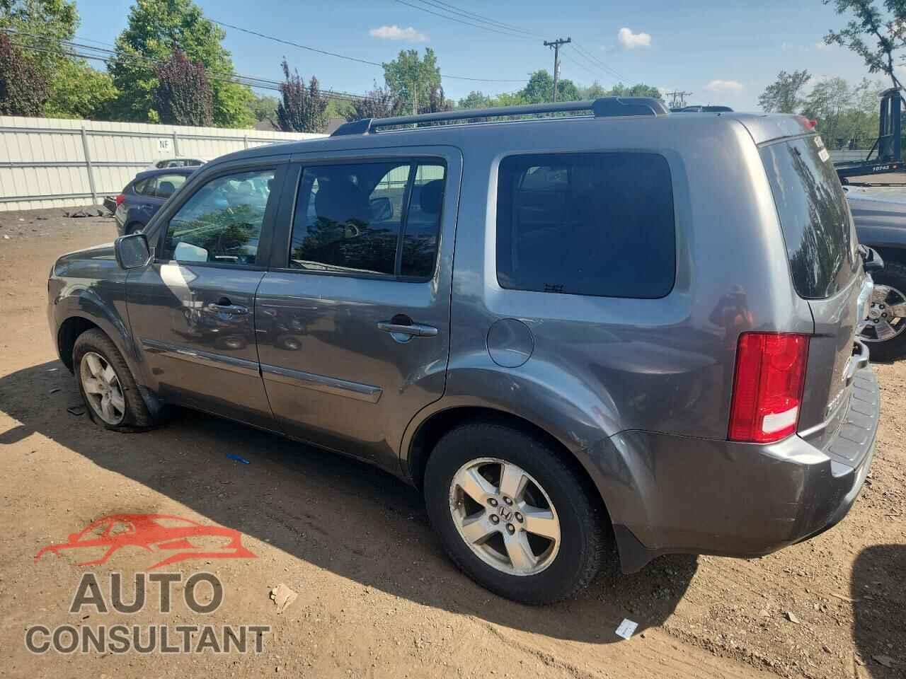 HONDA PILOT 2011 - 5FNYF4H58BB047273