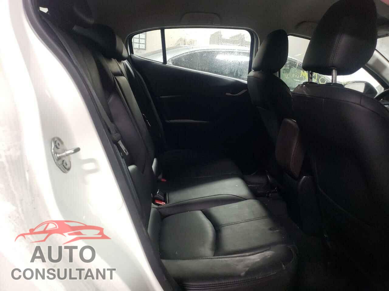 MAZDA 3 2017 - 3MZBN1L71HM117732