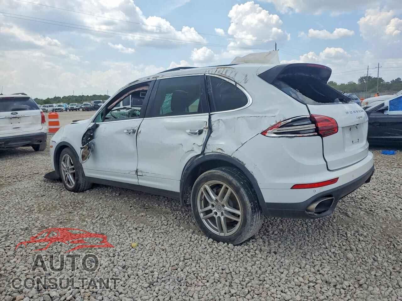 PORSCHE CAYENNE 2016 - WP1AA2A24GLA08784