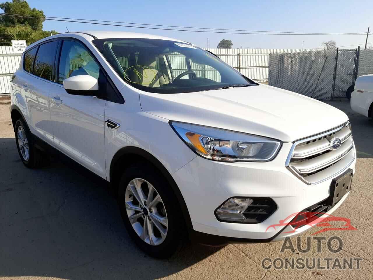 FORD ESCAPE 2017 - 1FMCU0GD4HUA62642