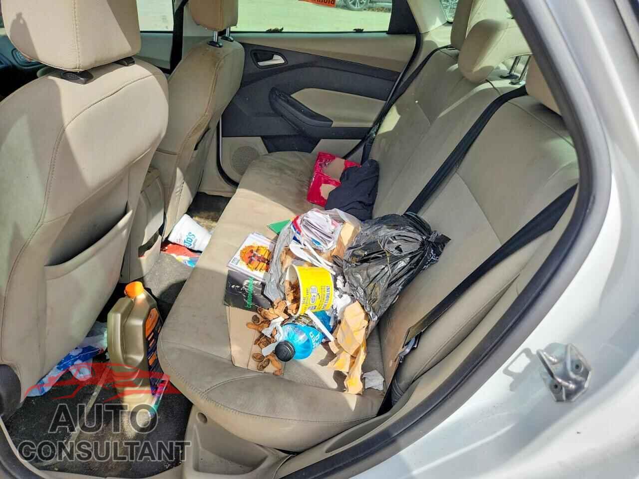 FORD FOCUS 2017 - 1FADP3F25HL306392