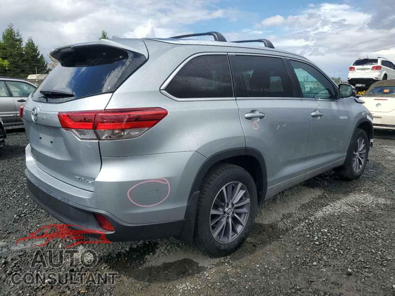 TOYOTA HIGHLANDER 2017 - 5TDJZRFH3HS522013