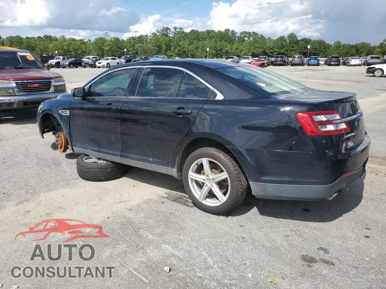 FORD TAURUS 2018 - 1FAHP2D82JG139135