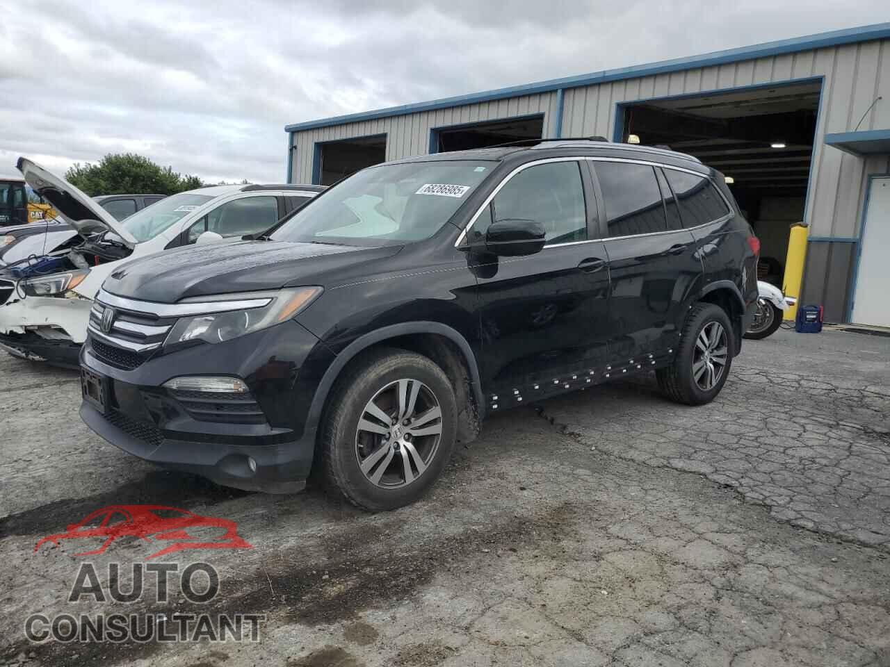 HONDA PILOT 2017 - 5FNYF6H62HB077009