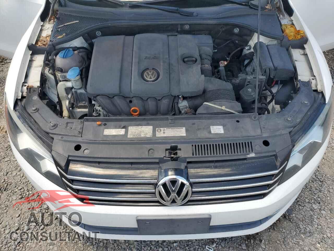 VOLKSWAGEN PASSAT 2012 - 1VWAP7A39CC010107