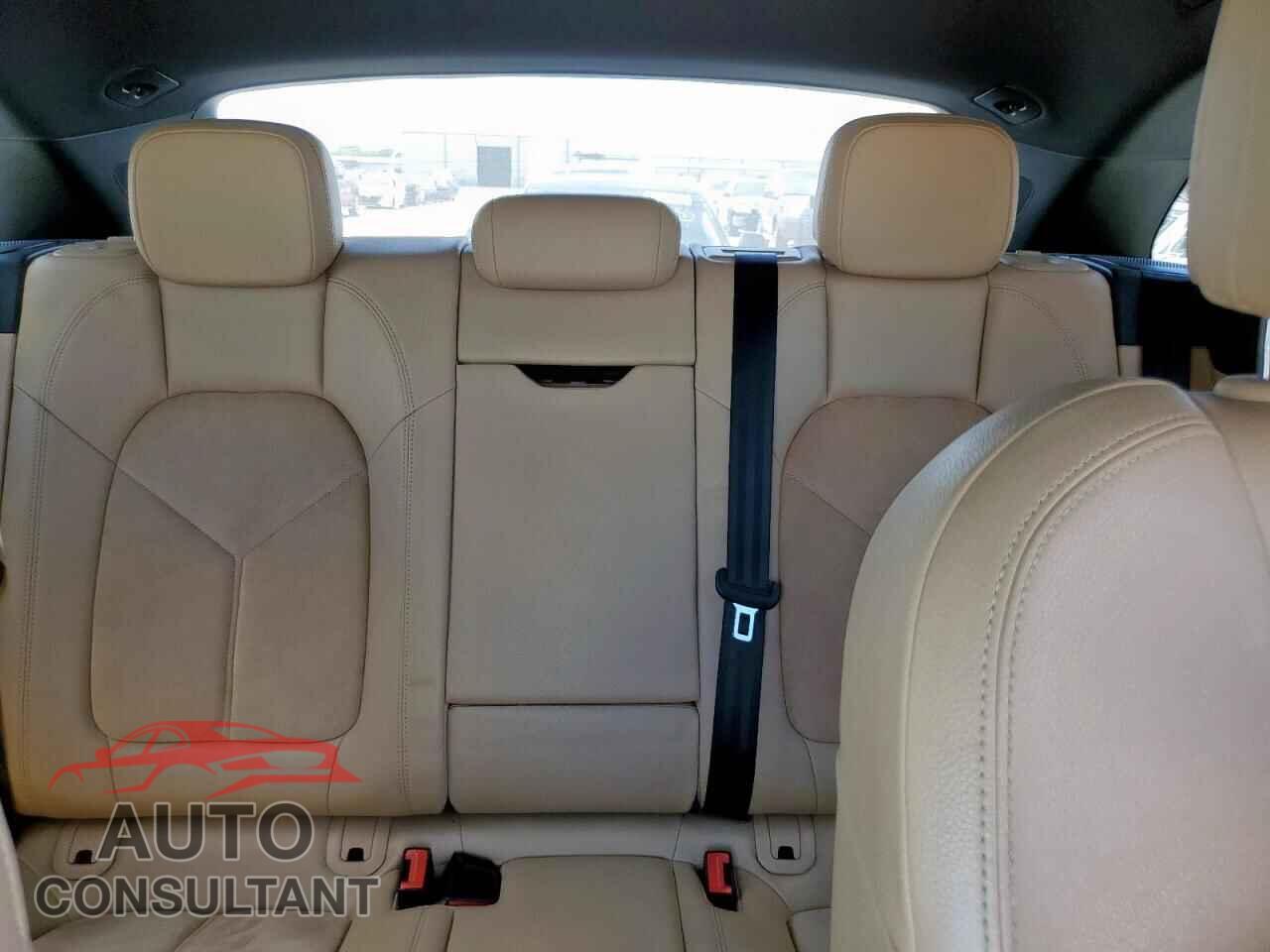 PORSCHE MACAN 2017 - WP1AA2A53HLB82647
