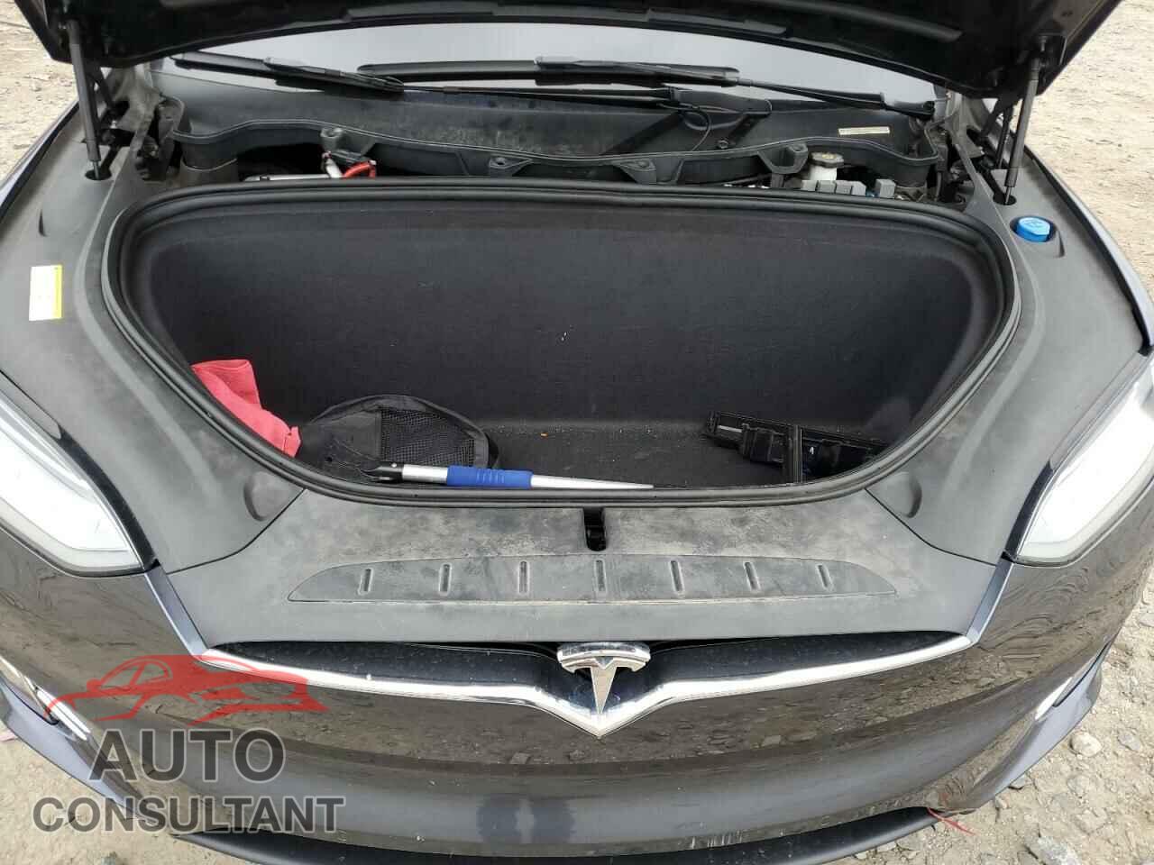 TESLA MODEL X 2016 - 5YJXCDE20GF026164