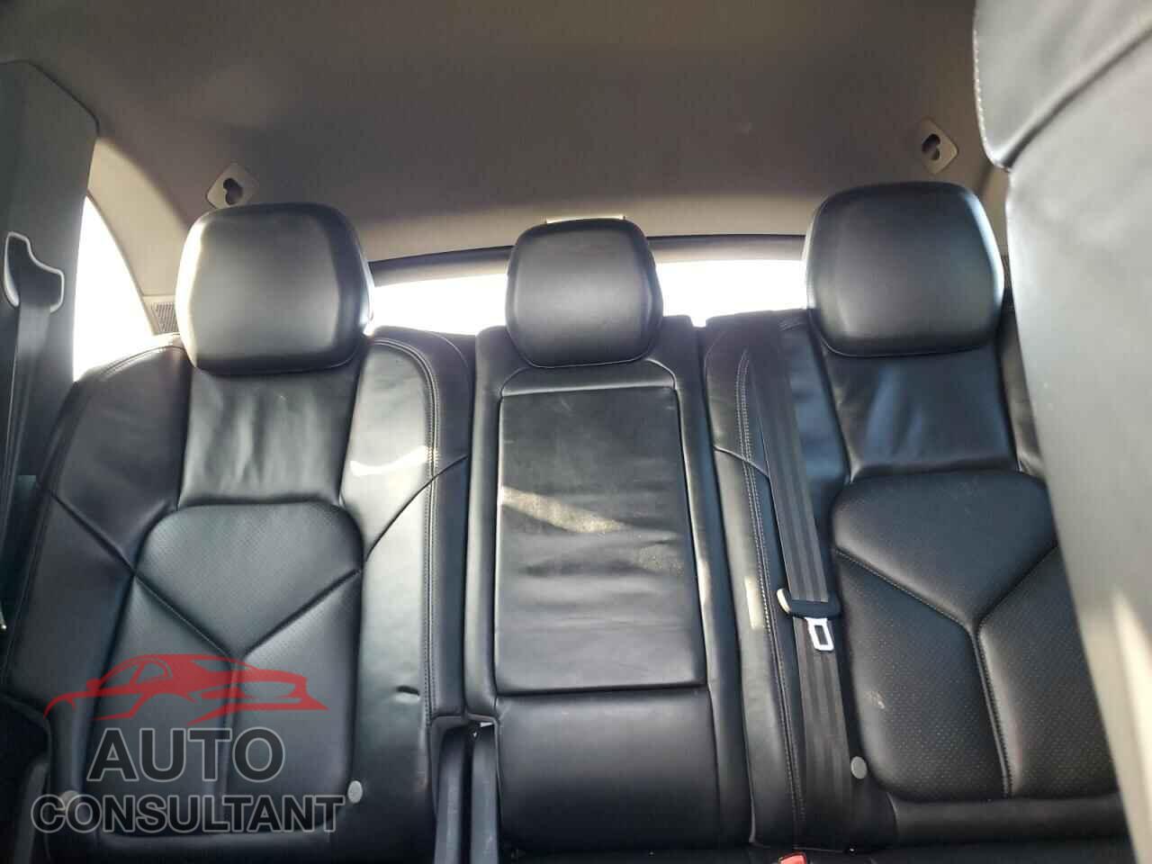 PORSCHE CAYENNE 2011 - WP1AA2A29BLA04142