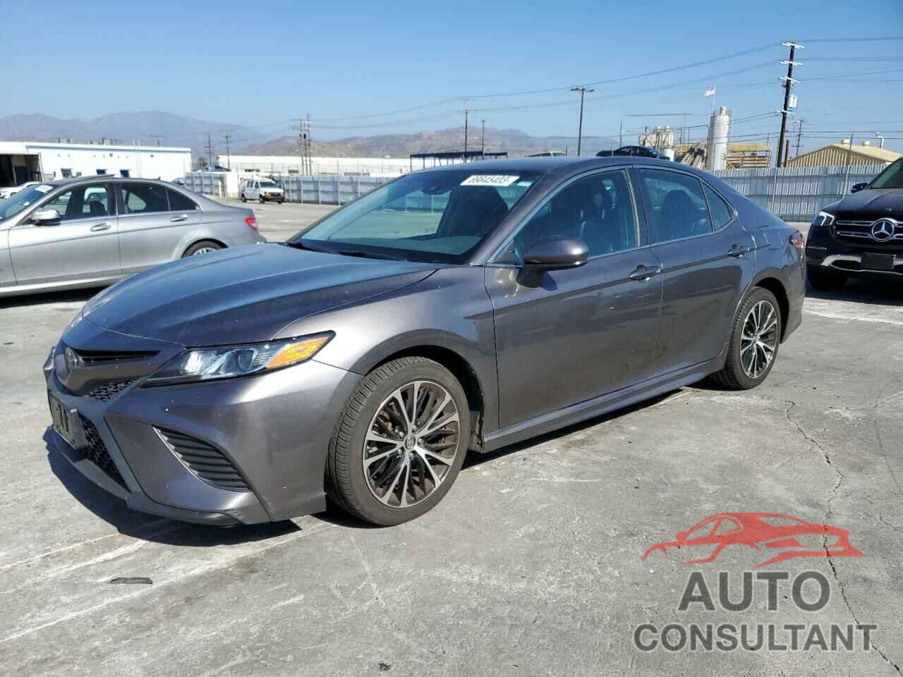 TOYOTA CAMRY 2018 - 4T1B11HK8JU645826