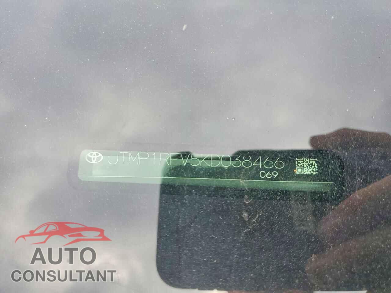 TOYOTA RAV4 2019 - JTMP1RFV5KD038466