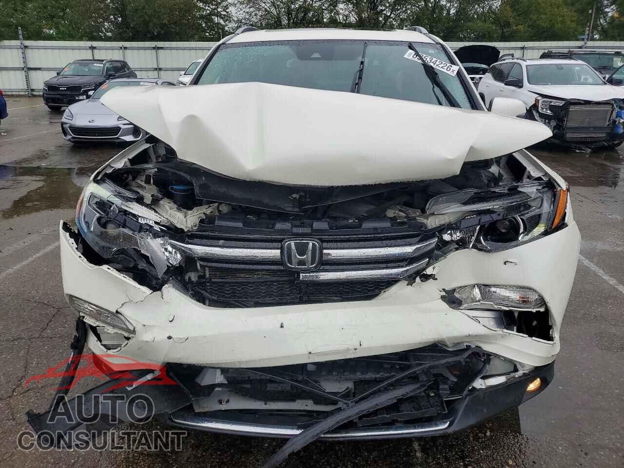 HONDA PILOT 2017 - 5FNYF6H95HB017929