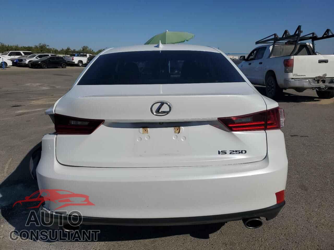 LEXUS IS 2015 - JTHBF1D20F5062646