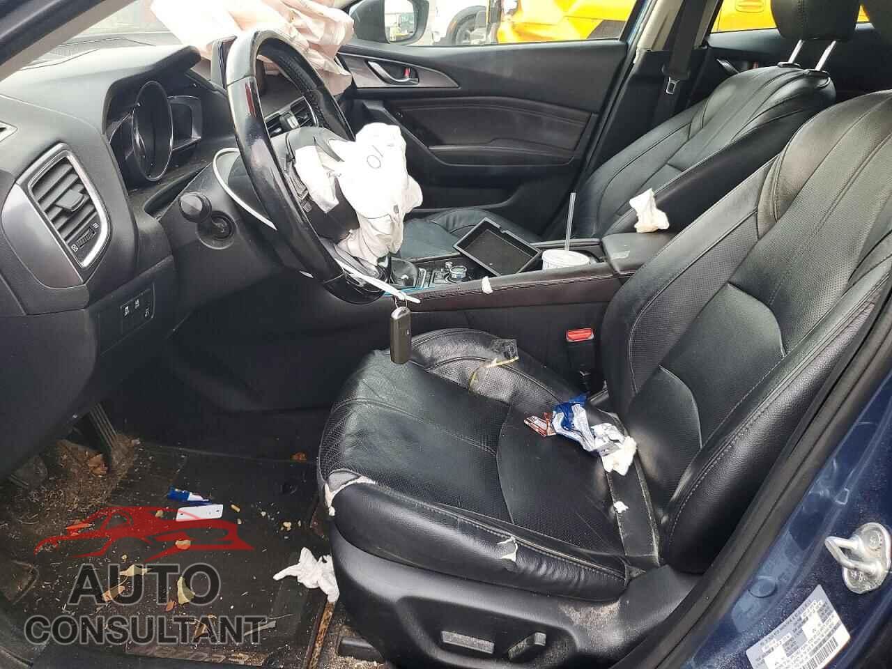 MAZDA 3 2018 - 3MZBN1M30JM265324