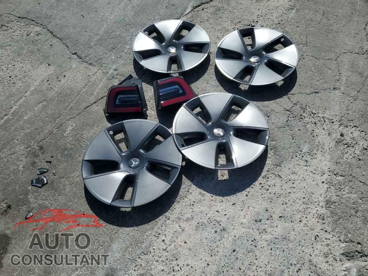 TESLA MODEL 3 2021 - 5YJ3E1EB8MF085840