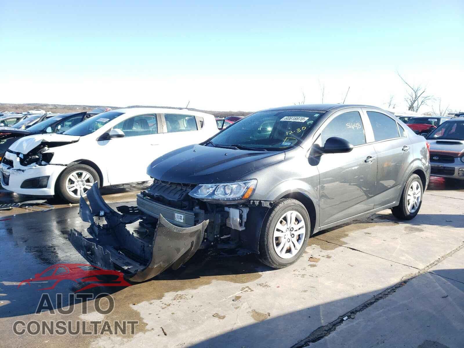 CHEVROLET SONIC 2017 - 1G1JB5SH1H4135211
