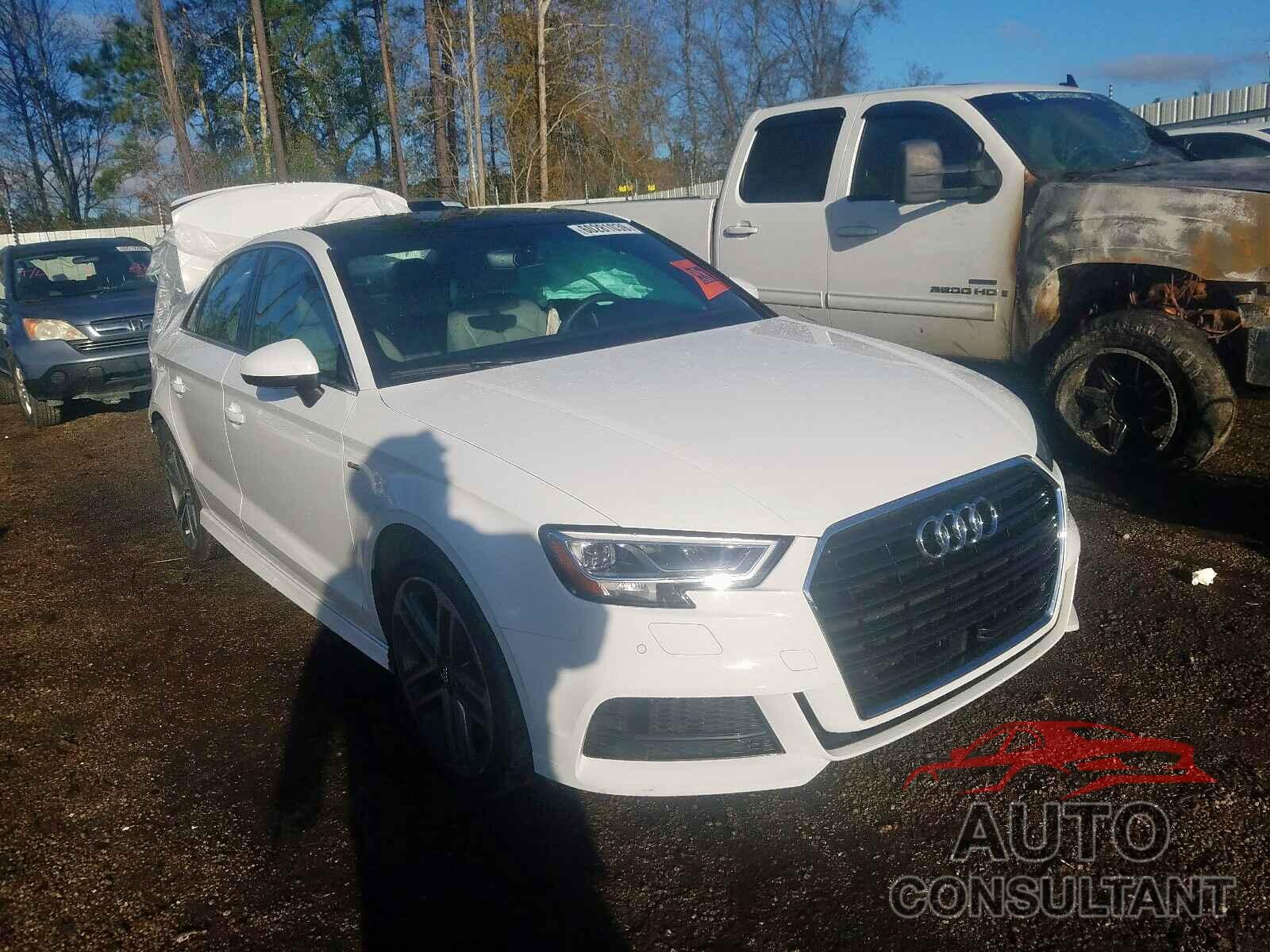 AUDI A3 2019 - WAUGUGFF6K1008895