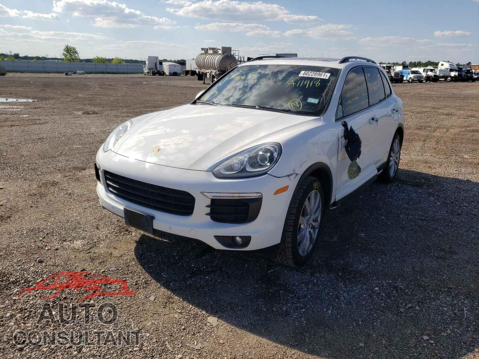 PORSCHE CAYENNE 2016 - WP1AA2A26GKA11918