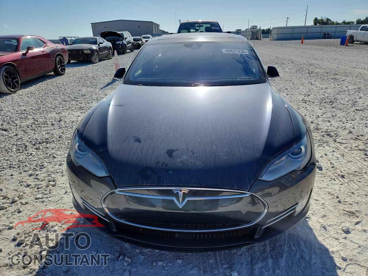 TESLA MODEL S 2015 - 5YJSA1E27FF112486