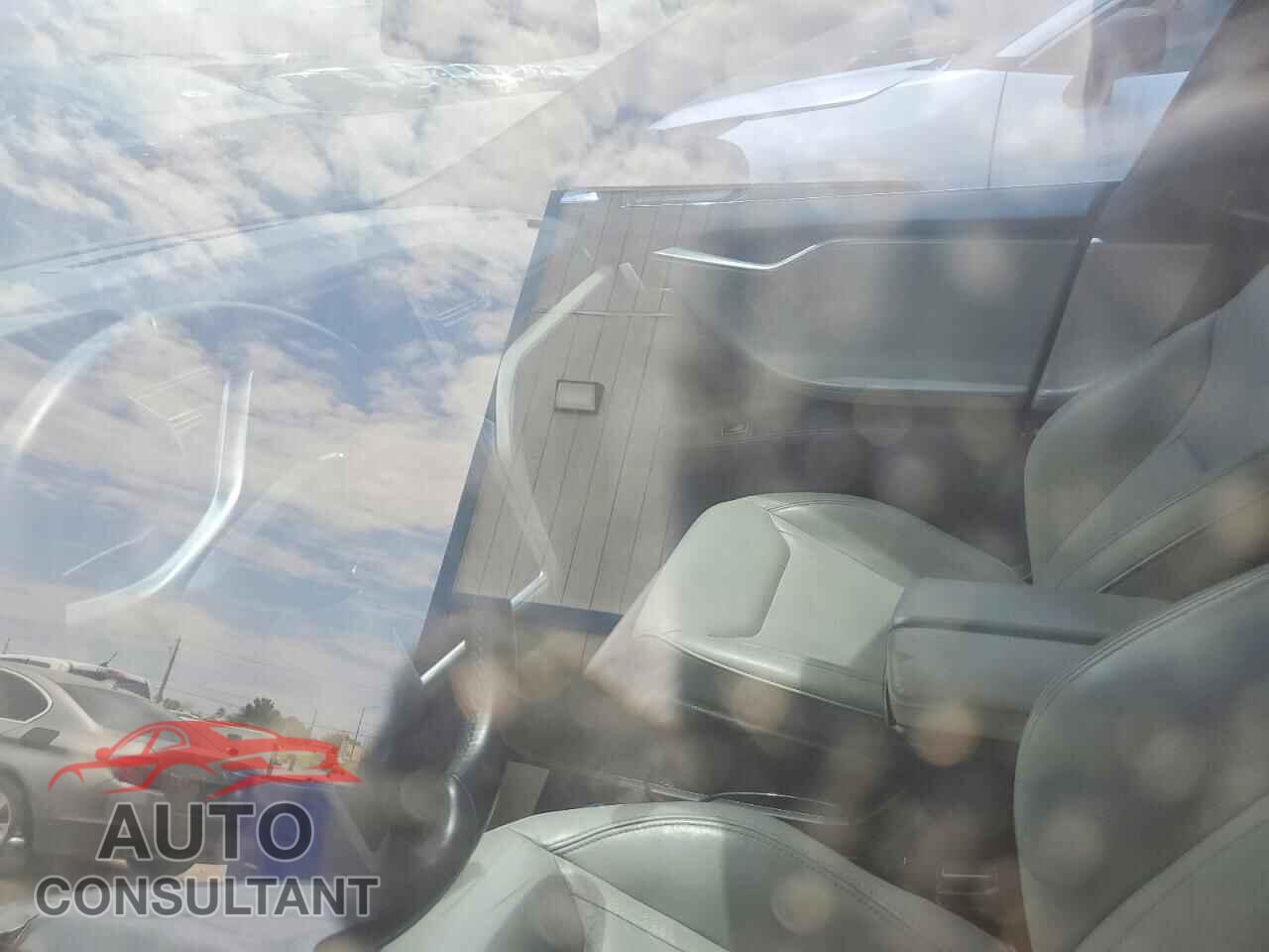 TESLA MODEL S 2015 - 5YJSA1E19FF116174