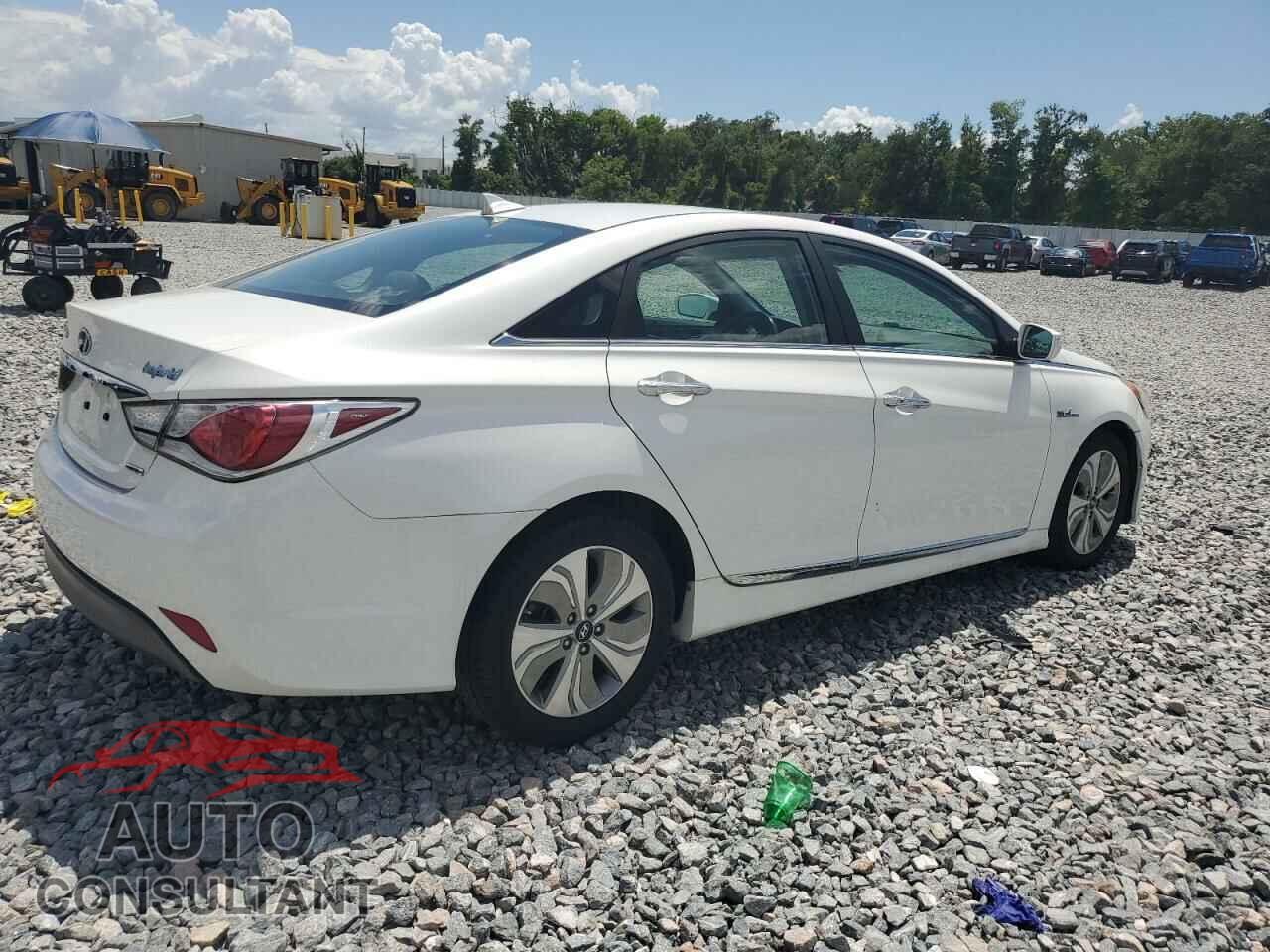 HYUNDAI SONATA 2013 - KMHEC4A46DA089087