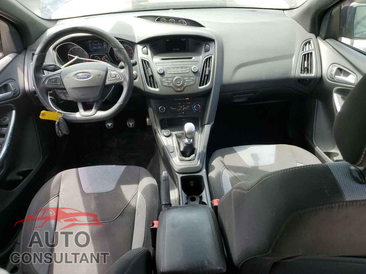 FORD FOCUS 2017 - 1FADP3L9XHL298520