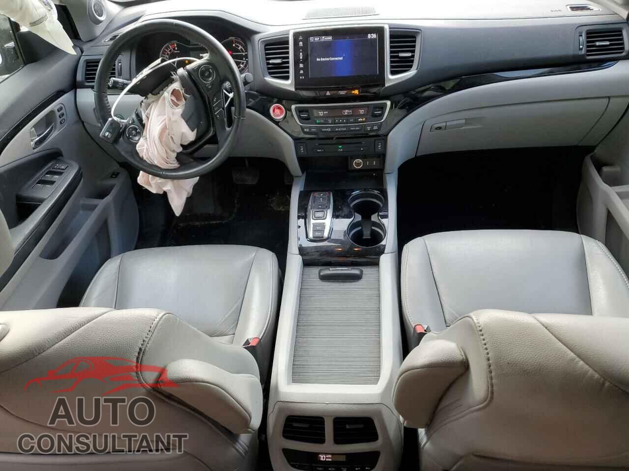 HONDA PILOT 2017 - 5FNYF6H94HB018618