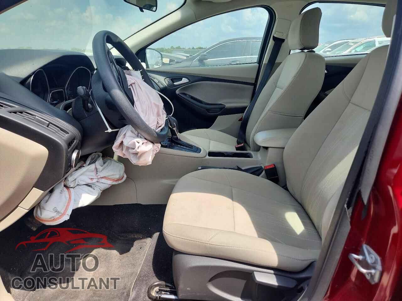 FORD FOCUS 2017 - 1FADP3F22HL327247